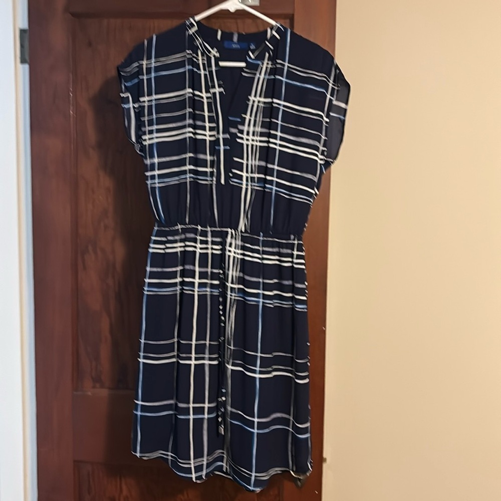 Apt 9 dark navy dress with elastic waist - dress is lined.  Does not wrinkle.